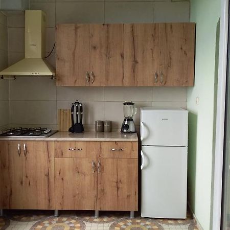 Guest House Nona Гонио Екстериор снимка